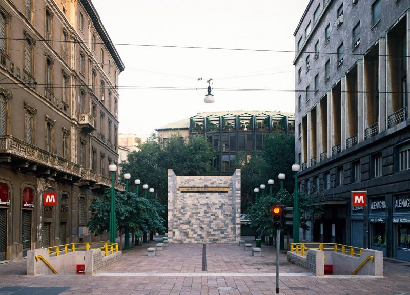 Monument and structured space, Milano, Italy