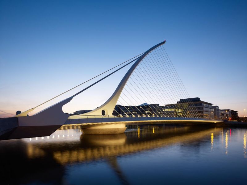 Samuel Beckett bridge crossing the river Liffey, Santiago Calatrava, Dublin, Ireland