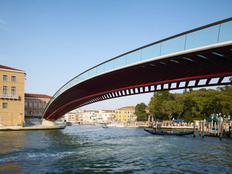  Ponte della Costituzione crossing the Canale Grande, Santiago Calatrava, Venice, Italy